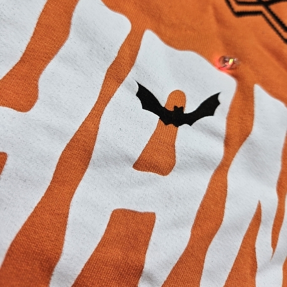 HALLOWEEN Ugly Sweater style Shirt Lights Up XS Orange Black Bats - Picture 3 of 9